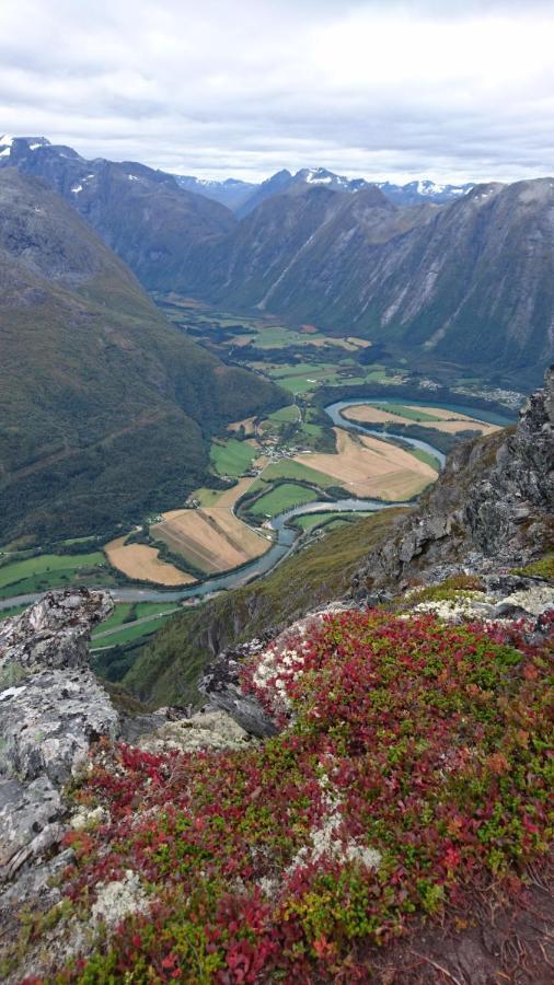 Ostigard 1810 Villa Andalsnes Bagian luar foto